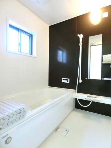 新潟市西区坂井東3丁目の浴室