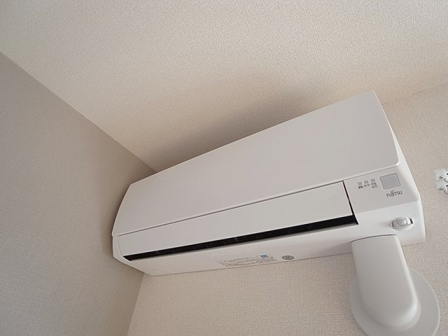 ピアチェ鈴蘭の設備|リビングにはエアコンも完備しています