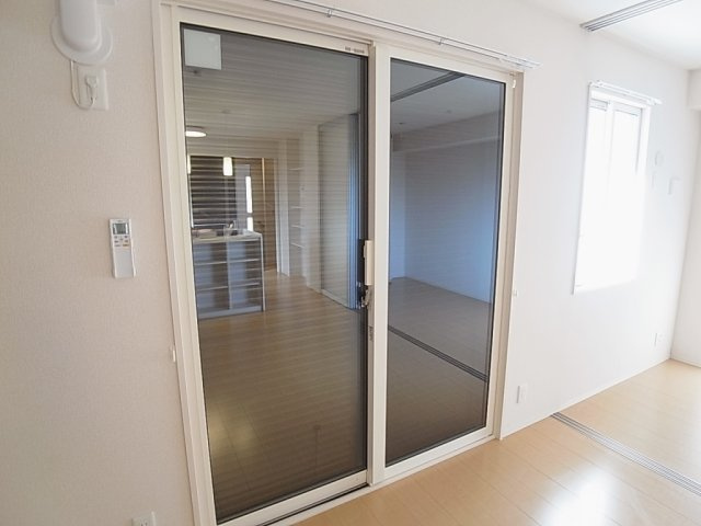 ピアチェ鈴蘭のその他|シャッター雨戸付きで防犯面向上