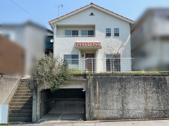 高知市瀬戸南町　中古一戸建の外観|南欧風の可愛い外観が印象的な戸建て♪