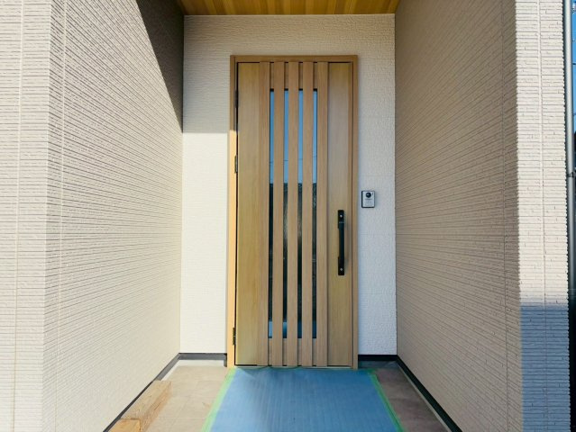 香美市土佐山田町C号地　新築一戸建ての玄関