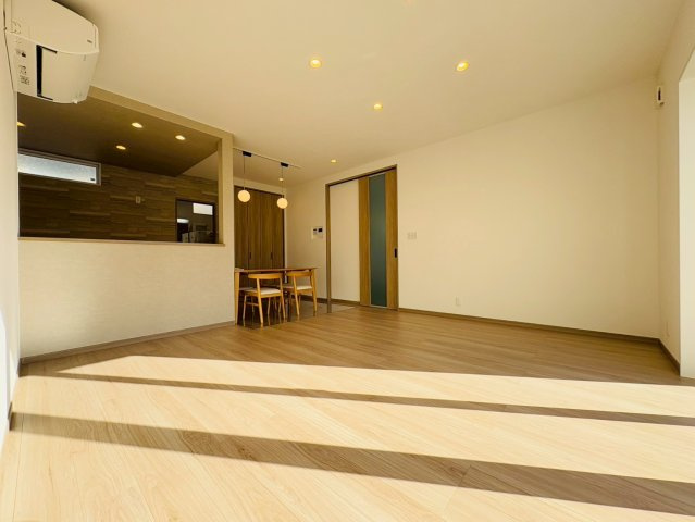 香美市土佐山田町C号地　新築一戸建ての居間・リビング