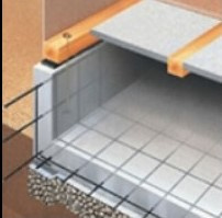 ハートフルタウン御幸ヶ原町31番　A号棟の構造・工法・仕様|耐震性を発揮する鉄筋入りスラブー体基礎を採用。地面から基礎上端までの高さを400ｍｍ以上確保。	