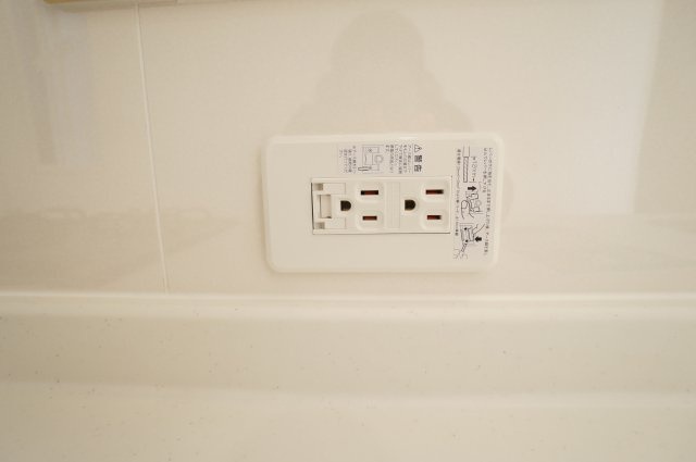 クレイドルガーデン美浜町奥田第8　2号棟の設備|キッチンのカウンターにあるコンセントは嬉しい設備！