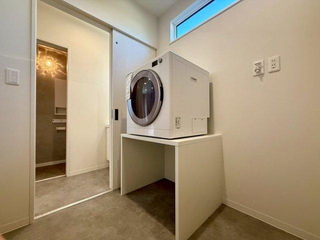 南国市田村乙 中古一戸建のランドリースペース|乾太くん搭載のランドリールーム。洗濯〜乾燥まで一気に完結！