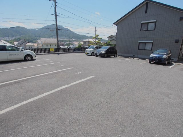 まさもとハイツC棟の駐車場