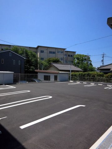 メゾン　ド　ｒ・ｙの駐車場