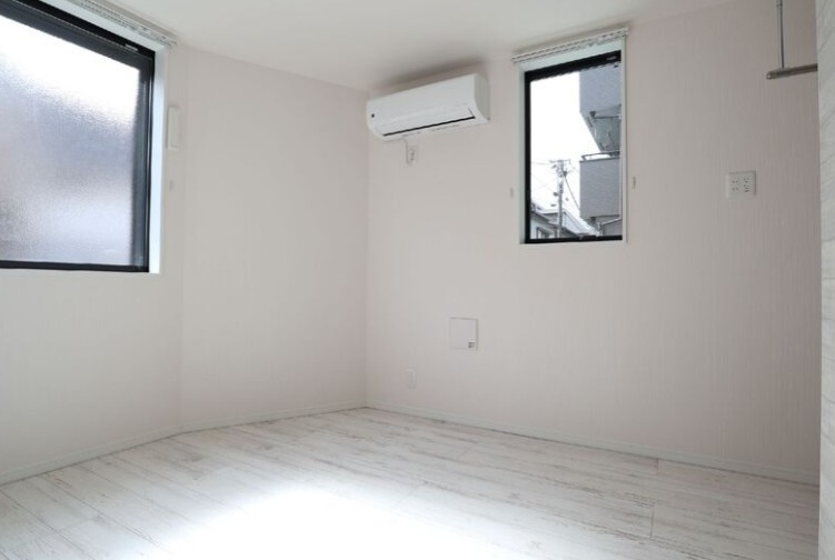 グロリア小岩の居間・リビング