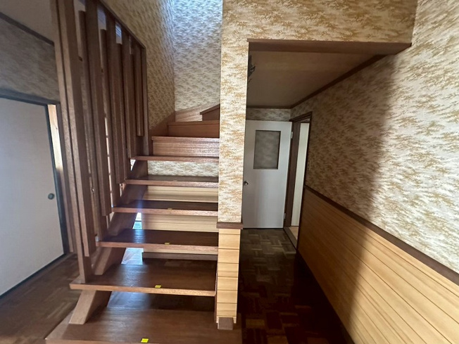 【内装】 | 上乃木1丁目中古戸建 | 玄関を背にした写真です