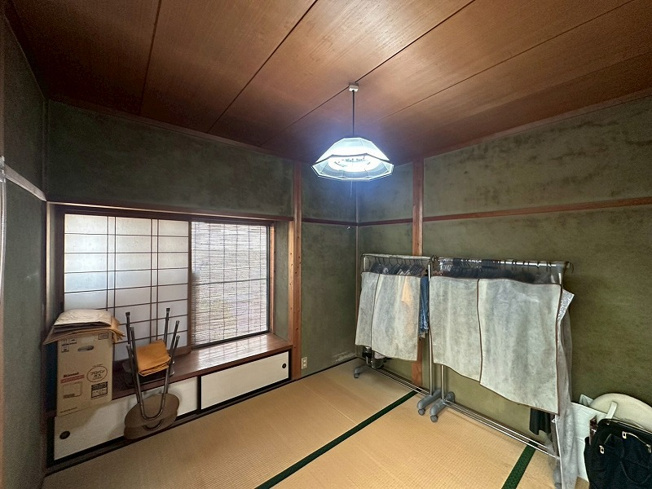 【和室】 | 上乃木1丁目中古戸建 | 玄関横和室です