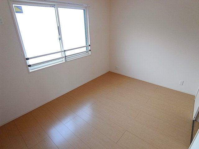 プランドールハイムの洋室|日当たり良好の明るい洋室