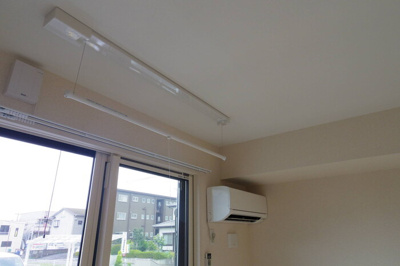 【設備】 | Villa Ren(ｳﾞｨﾗﾚﾝ） | エアコン・室内物干し