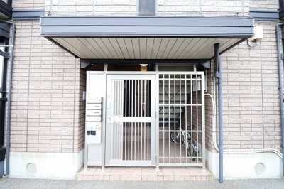 【エントランス】 | シンフォニーガーデン | オートロックエントランス