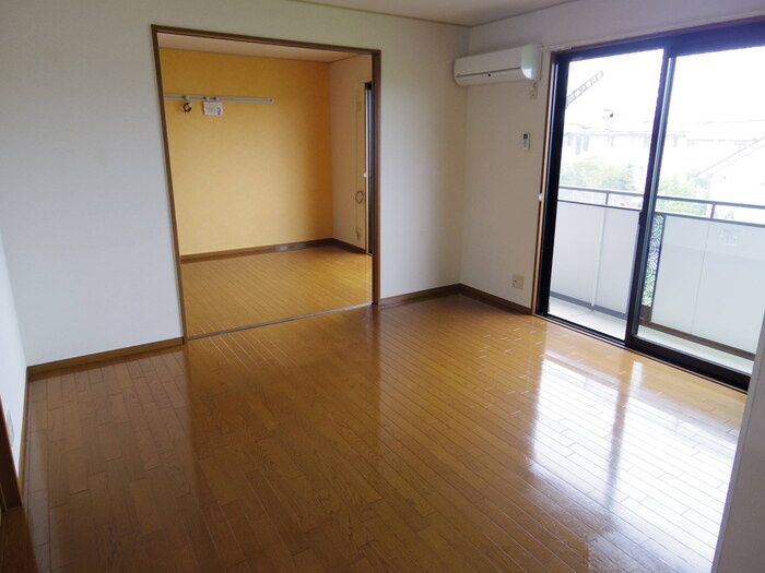 シンフォニーガーデンの居間・リビング|リビング