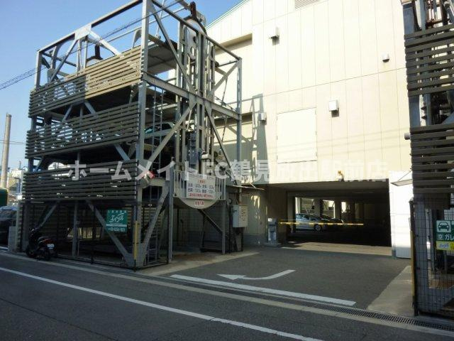 オルゴグラート鶴見の駐車場