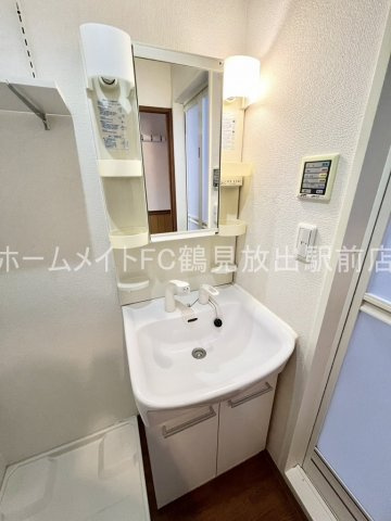 オルゴグラート鶴見の独立洗面台