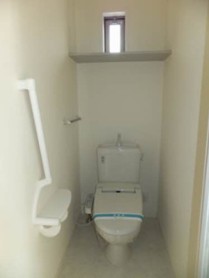 【トイレ】 | シャーメゾン鴻峯 | 反転間取り別部屋写真です。