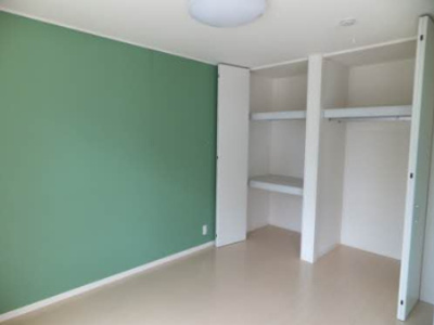 【寝室】 | シャーメゾン鴻峯 | 反転間取り別部屋写真です。