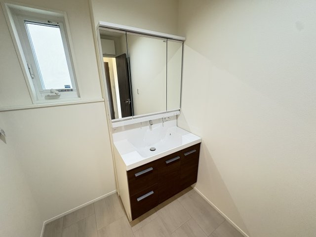 明石市魚住町金ヶ崎新築戸建３号棟の独立洗面台