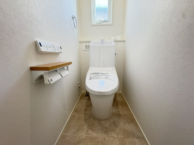 明石市魚住町金ヶ崎新築戸建３号棟のトイレ