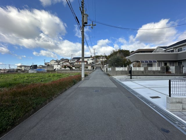 明石市魚住町金ヶ崎新築戸建３号棟の前面道路含む現地写真