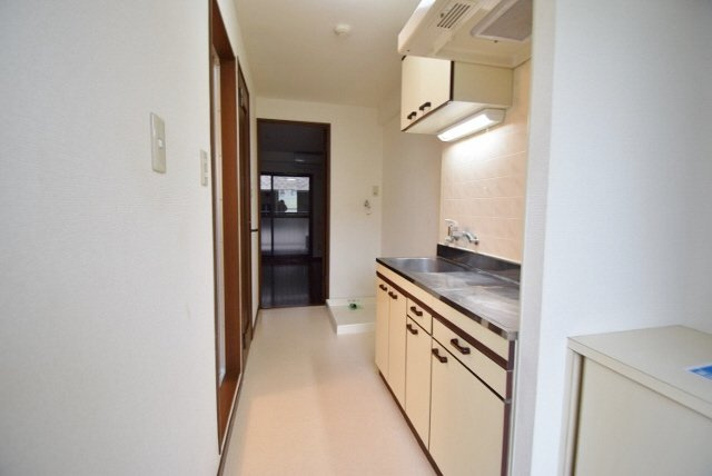 タケハイム船橋の居間・リビング|キッチン周りです