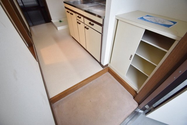 タケハイム船橋の玄関|下駄箱