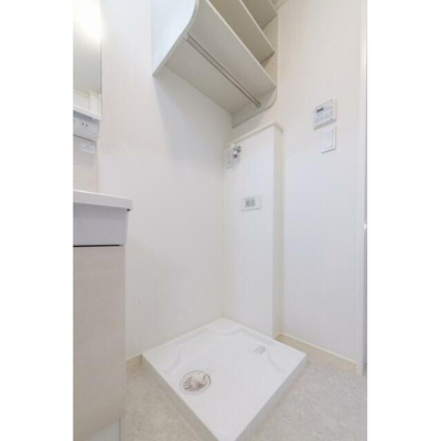 【設備】 | CASA DE ROSA | 室内洗濯機置き場。