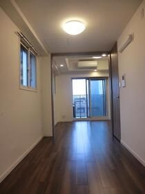 エステムプラザ芝公園の居間・リビング