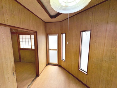 【洋室】 | 永和１丁目　中古テラスハウス | お家探しを始めてみようと思われたら是非【イエストア】までお気軽にご相談下さいませ♪