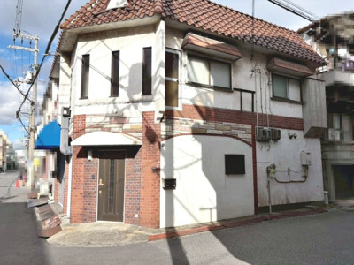 【外観】 | 永和１丁目　中古テラスハウス | 近鉄奈良線「河内永和」駅まで徒歩４分♪ＪＲおおさか東線「ＪＲ河内永和」駅まで徒歩４分♪２沿線利用可能ですので、毎日の通勤や通学に便利ですね♪