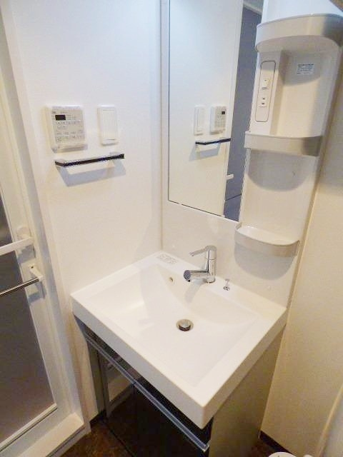 荒川区東日暮里４丁目の賃貸マンションの洗面所