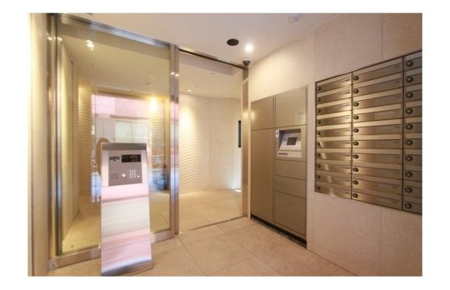 荒川区東日暮里４丁目の賃貸マンションのエントランス