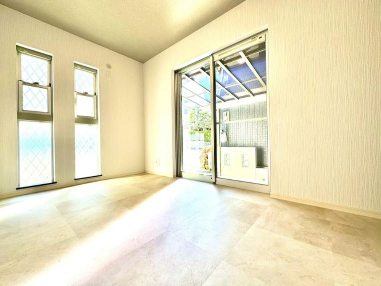 東大阪市出雲井本町　中古戸建の洋室