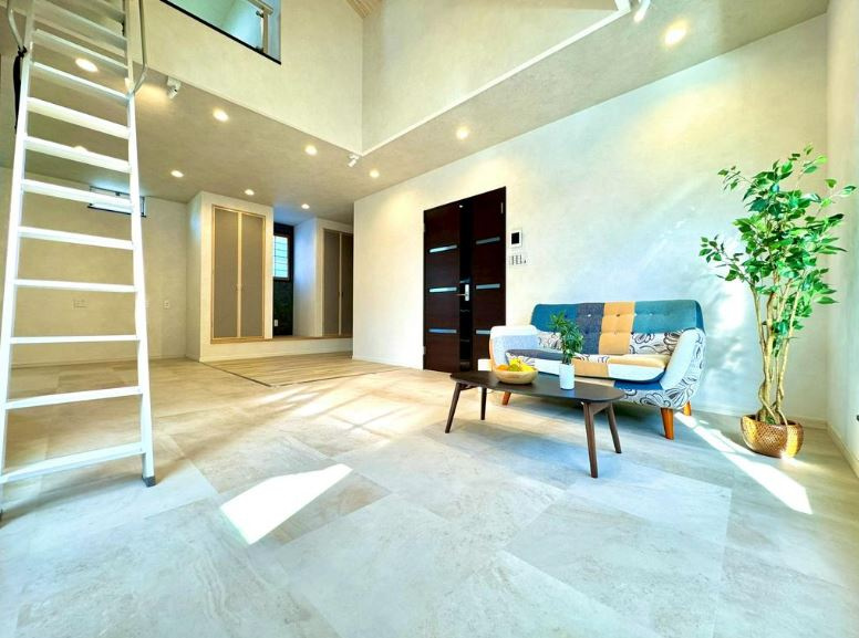 大阪府東大阪市出雲井本町の居間・リビング