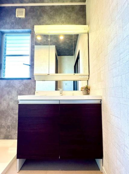 東大阪市出雲井本町　中古戸建の独立洗面台