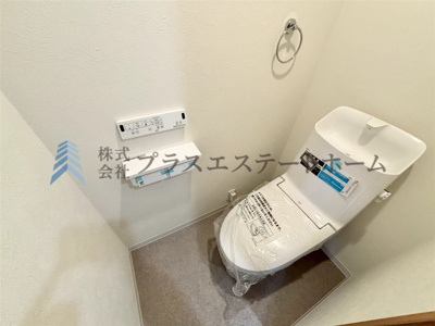 【トイレ】 | 須磨妙法寺アーバンコンフォート | きれいをまもるせいけつトイレ♪お掃除はサッとひとふきで完了♪少ない水で、汚れをしっかり洗い流します♪