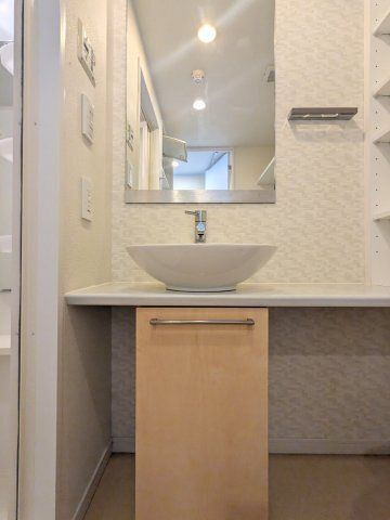 リュクス千歳船橋の独立洗面台