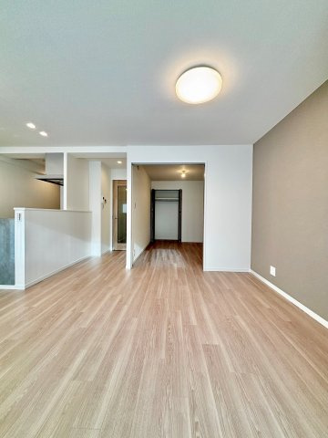 メロディーハイム守口の居間・リビング