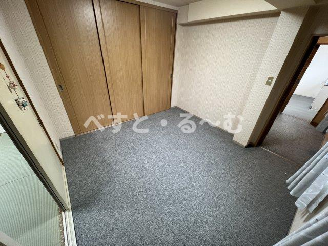 白長ビルの洋室