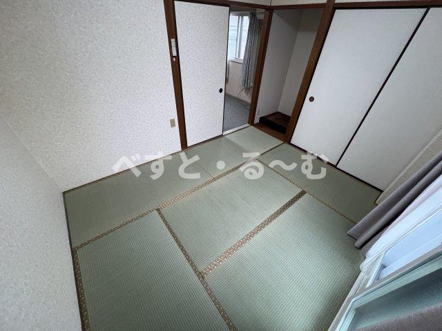 白長ビルの和室