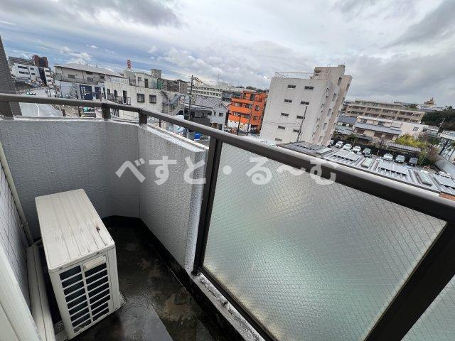 白長ビルのバルコニー