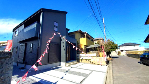 熊谷市柿沼　新築住宅の前面道路含む現地写真