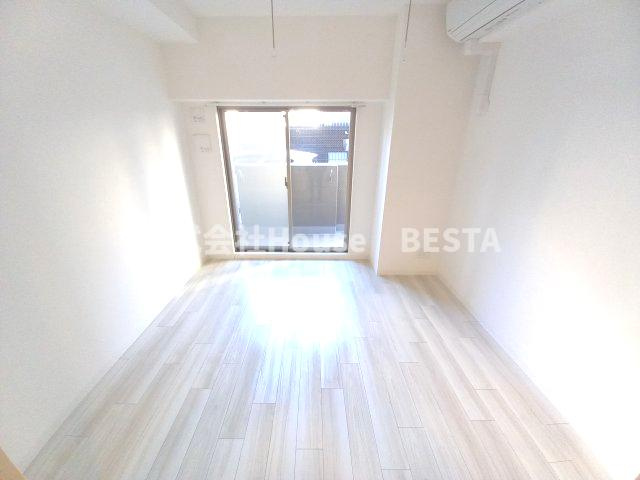 ワールドアイ神戸湊町の居間・リビング