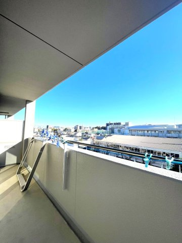 アルファステイツ新屋敷のバルコニー|南側バルコニー。日当りも良好です。