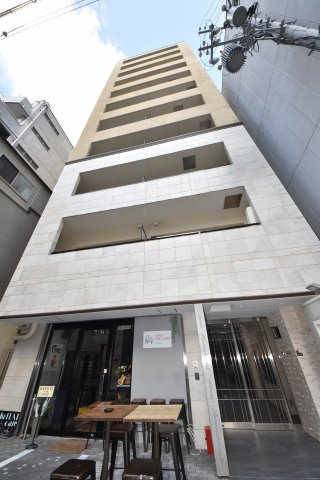 アモーレ本町ウエストの外観