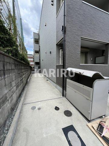 Mark Villa 放出のエントランス