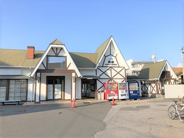 アルファステイツ旭駅前の周辺|ＪＲ旭駅まで徒歩約４分。電車通りも近く利便性の高い立地です。