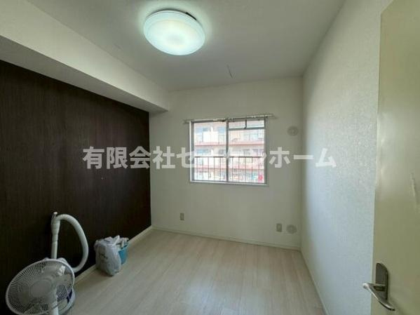 ニュー吹上サンハイツの洋室