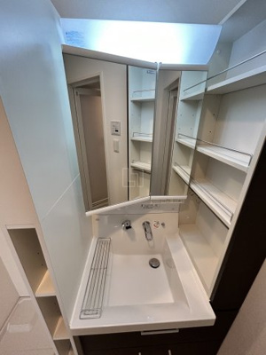 【洗面所】 | アモーレ本町ウエスト | アモーレ本町ウエスト　独立洗面化粧台